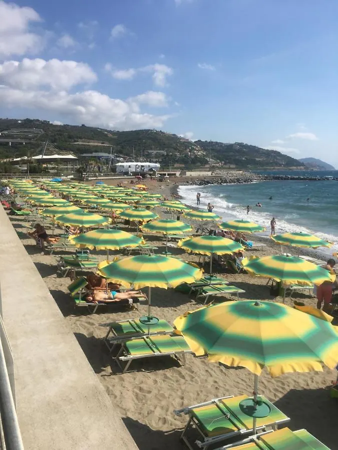 Appartamento Casa Di Ricki : A Pochi Passi Dal Mare San Lorenzo al Mare Italia