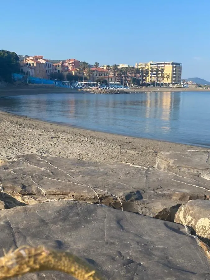 Casa Di Ricki : A Pochi Passi Dal Mare Apartamento San Lorenzo al Mare 0*,  Itália